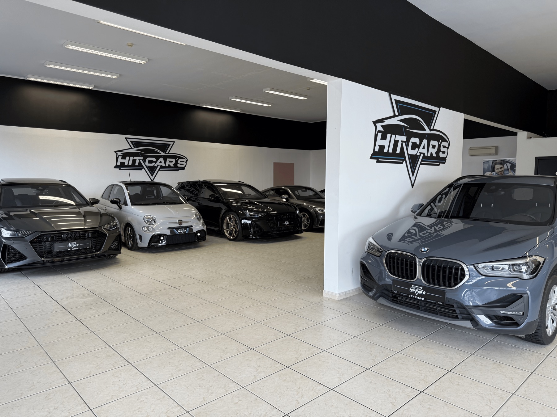Showroom Hit Car's